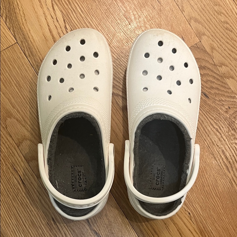 Fleece Lined Crocs - 8 - White